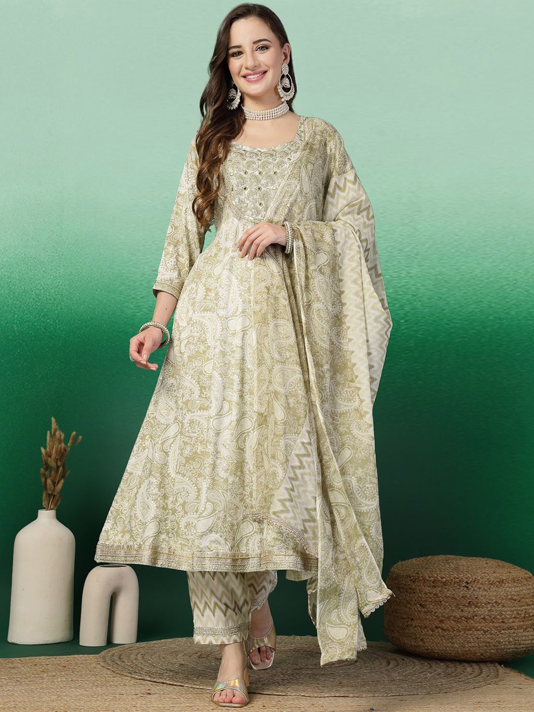 

Sangria Embroidery Pure Cotton Kurta Sets, Green