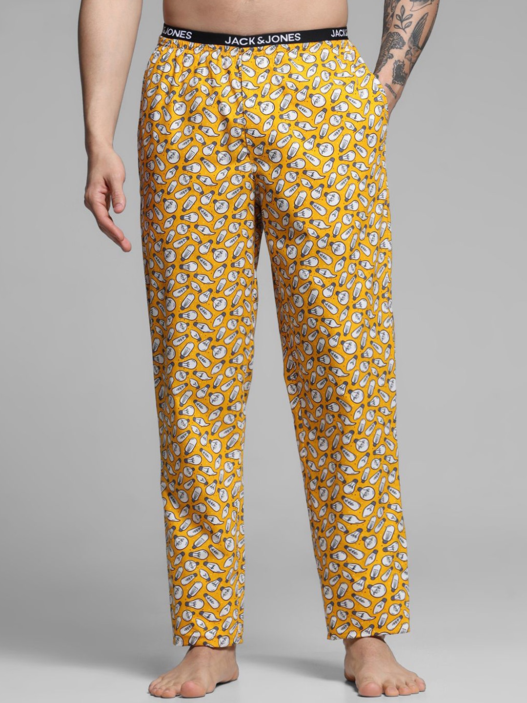 

Jack & Jones Men Graphic Printed Pyjama, Orange
