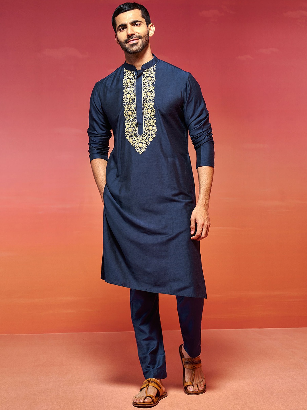 

VASTRAMAY Floral Yoke Design Regular Thread Work Kurta With Trousers, Navy blue