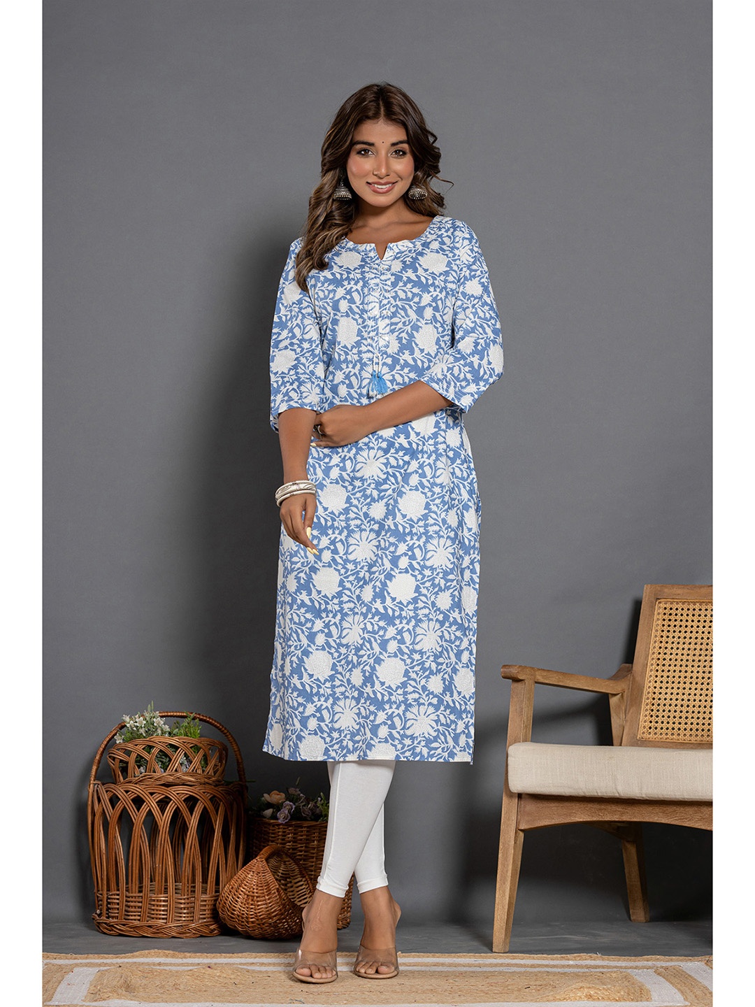 

Benaaz Floral Printed Notch Neck Cotton Straight Kurta, Blue