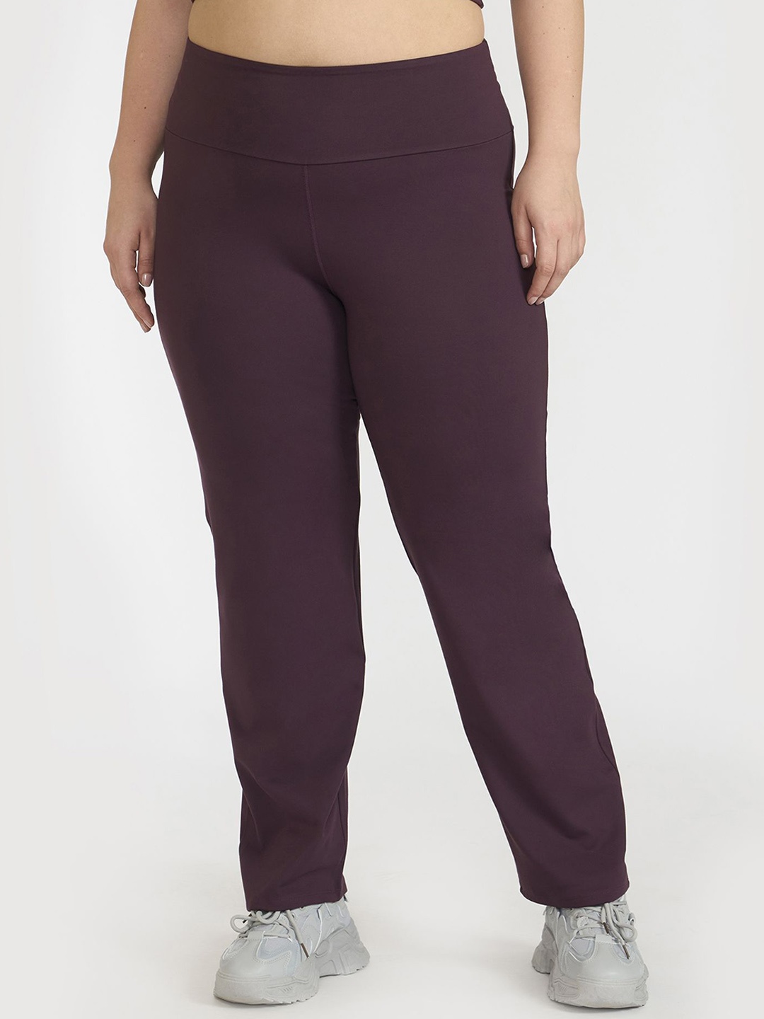 

Hunnit Women High Waisted Dry Fit Stretchable Straight Pants, Burgundy