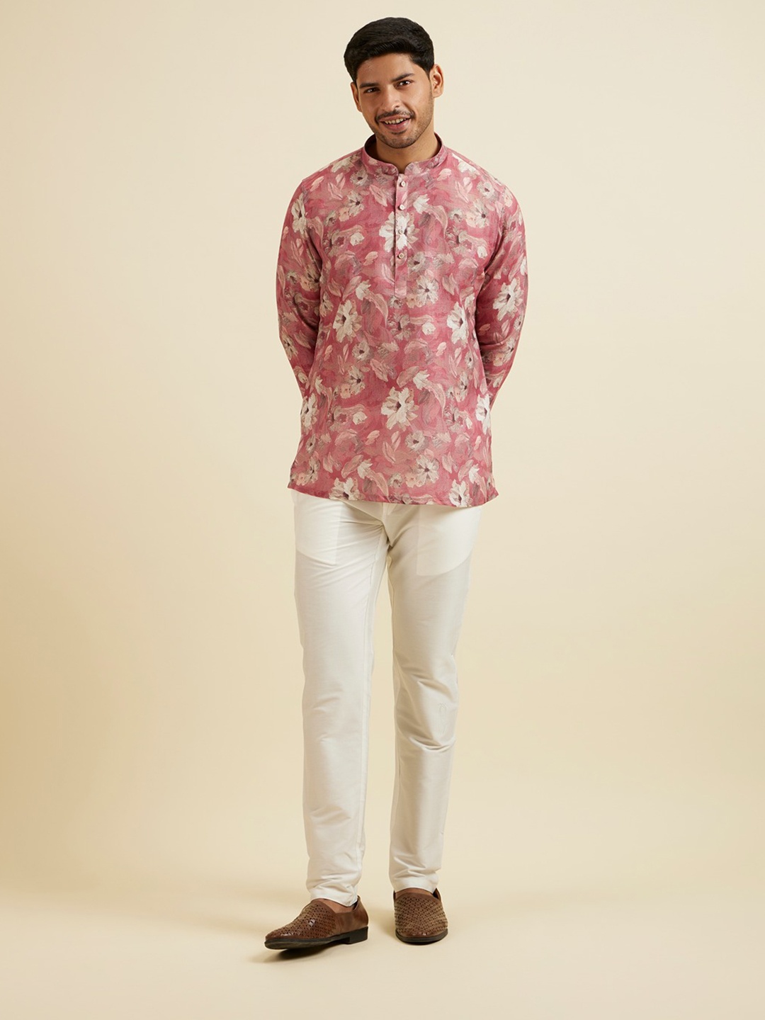 

Manyavar Floral Printed Mandarin Collar Straight Kurta, Coral