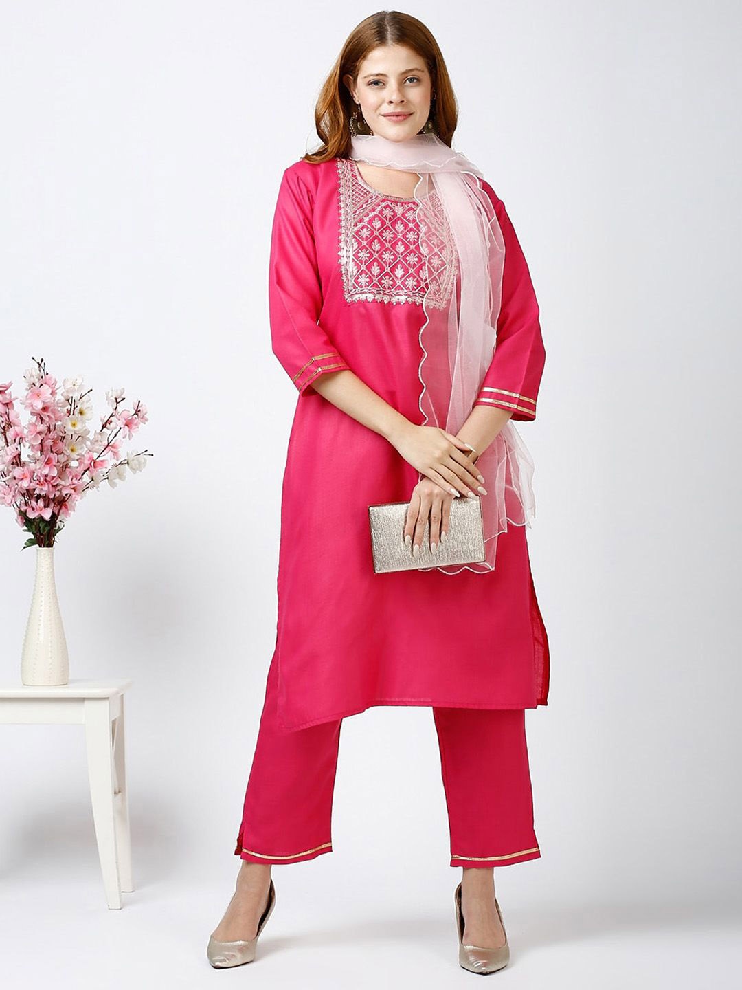 

VredeVogel Floral Yoke Design Straight Kurta with Trousers & With Dupatta, Pink