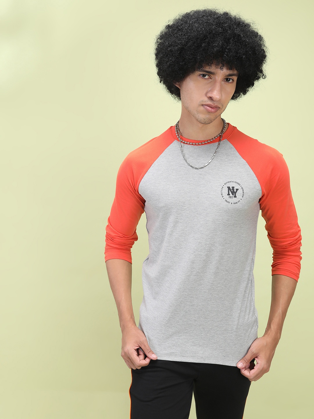 

The Indian Garage Co Men Grey Melange Orange Colourblocked Round Neck Pure Cotton T-shirt