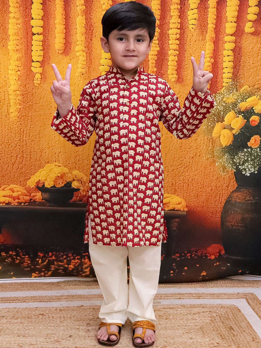 

BownBee Boys Ethnic Motifs Printed Pure Cotton Kurta With Trousers, Red