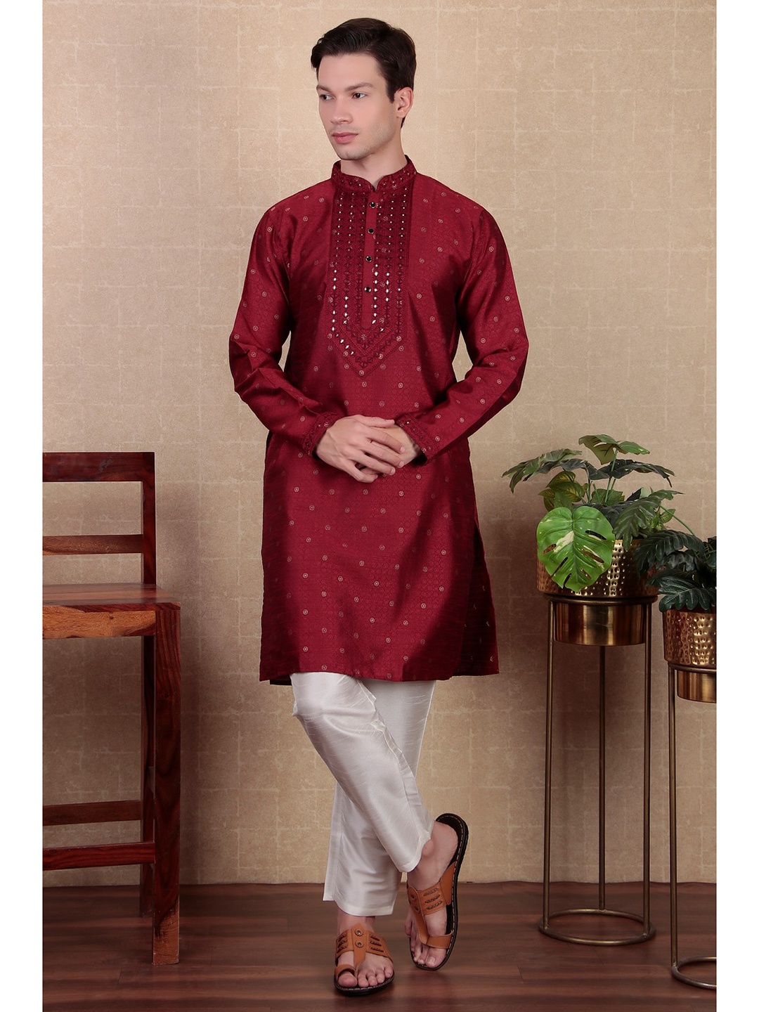 

Cult Indie Woven Design Mirror Work Jacquard Art Silk Straight Kurta, Maroon
