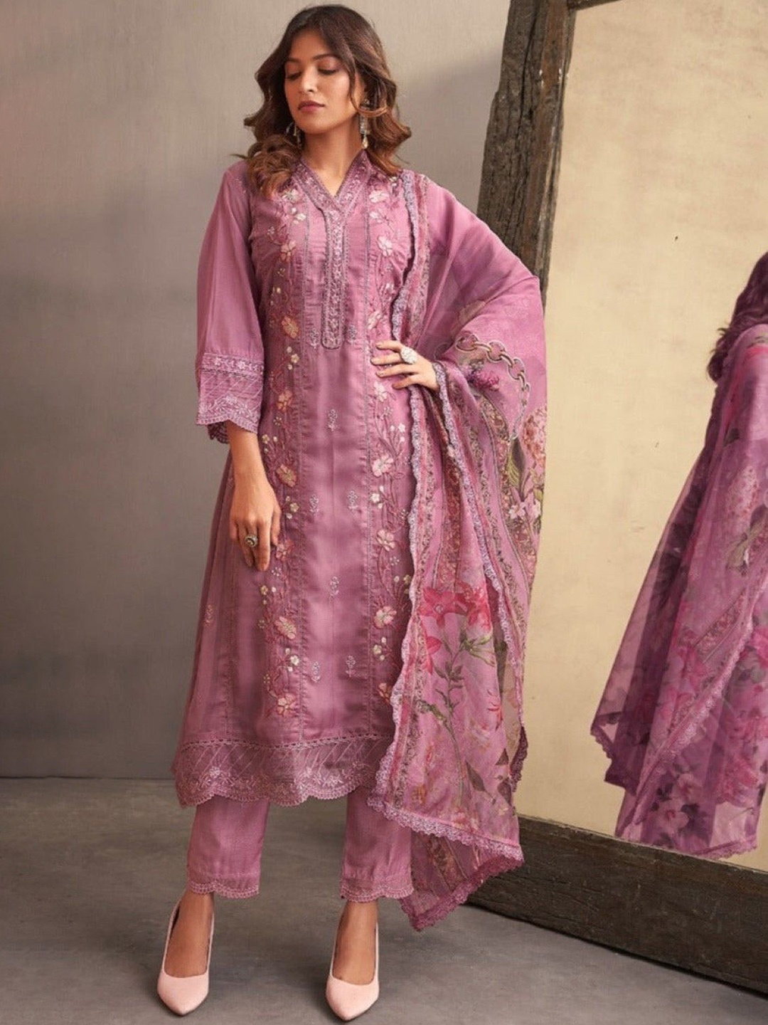 

AUTUMN LANE Floral Embroidered V-Neck Straight Kurta with Trousers & Dupatta, Purple