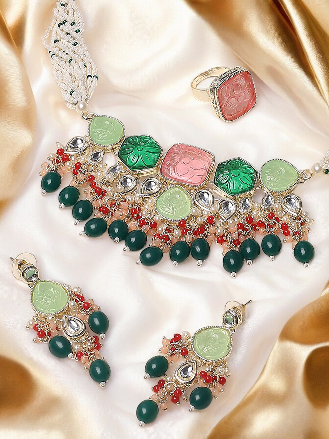 

OOMPH Kundan Studded & Beaded Jewellery Set, Gold