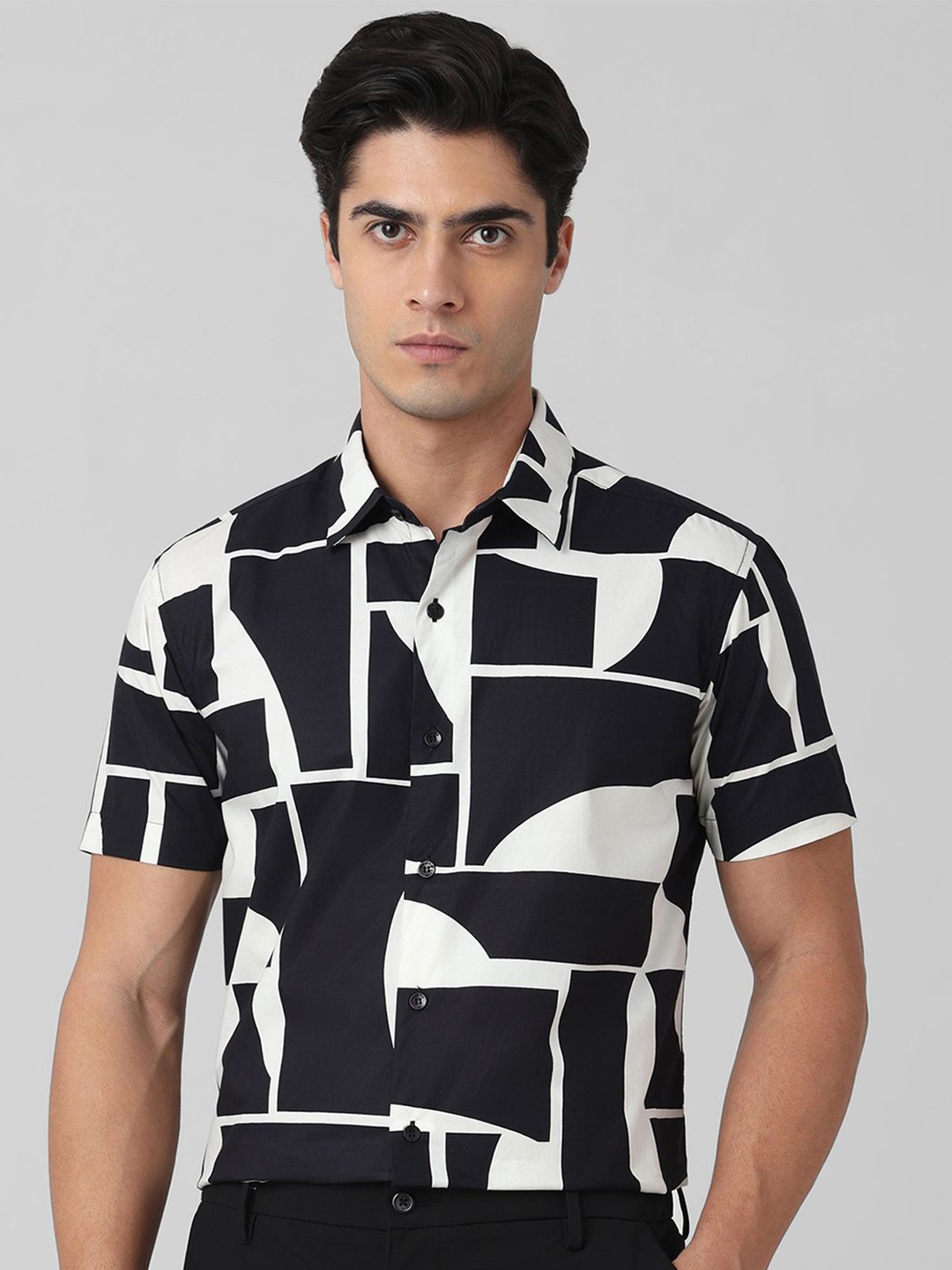 

Mufti Men Spread Collar Abstract Printed Cotton Relaxed Fit Casual Shirt, Black