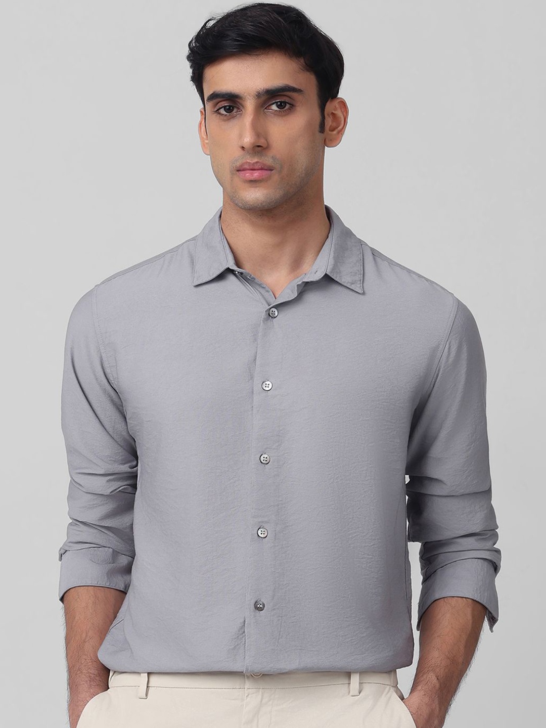 

Mufti Men Spread Collar Solid Slim Fit Casual Shirt, Grey