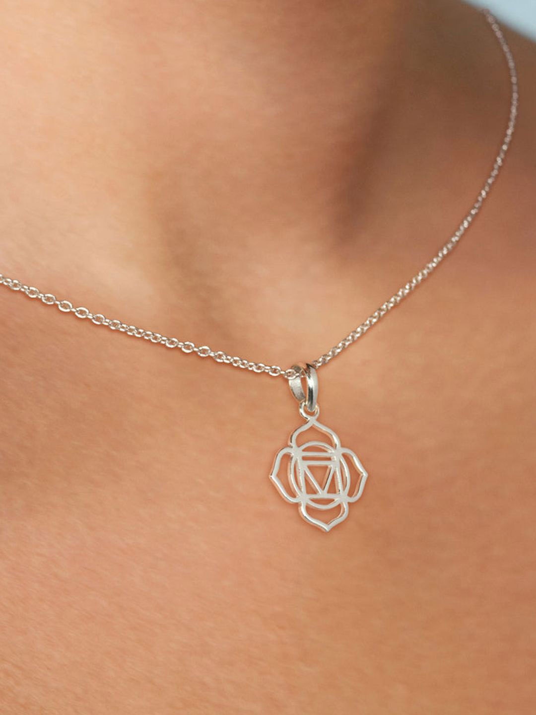 

Goldnera 925 Sterling Silver Chakra Contemporary Pendant with Chain