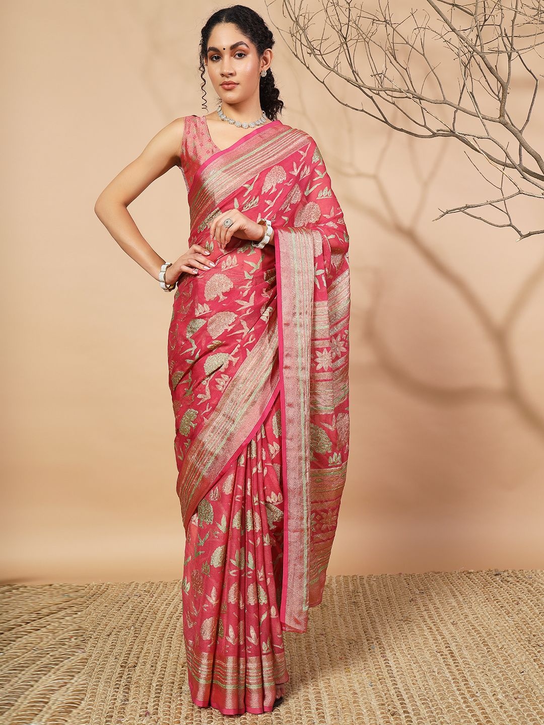 

RACHNA Floral Brasso Saree With Foil Print Border, Pink