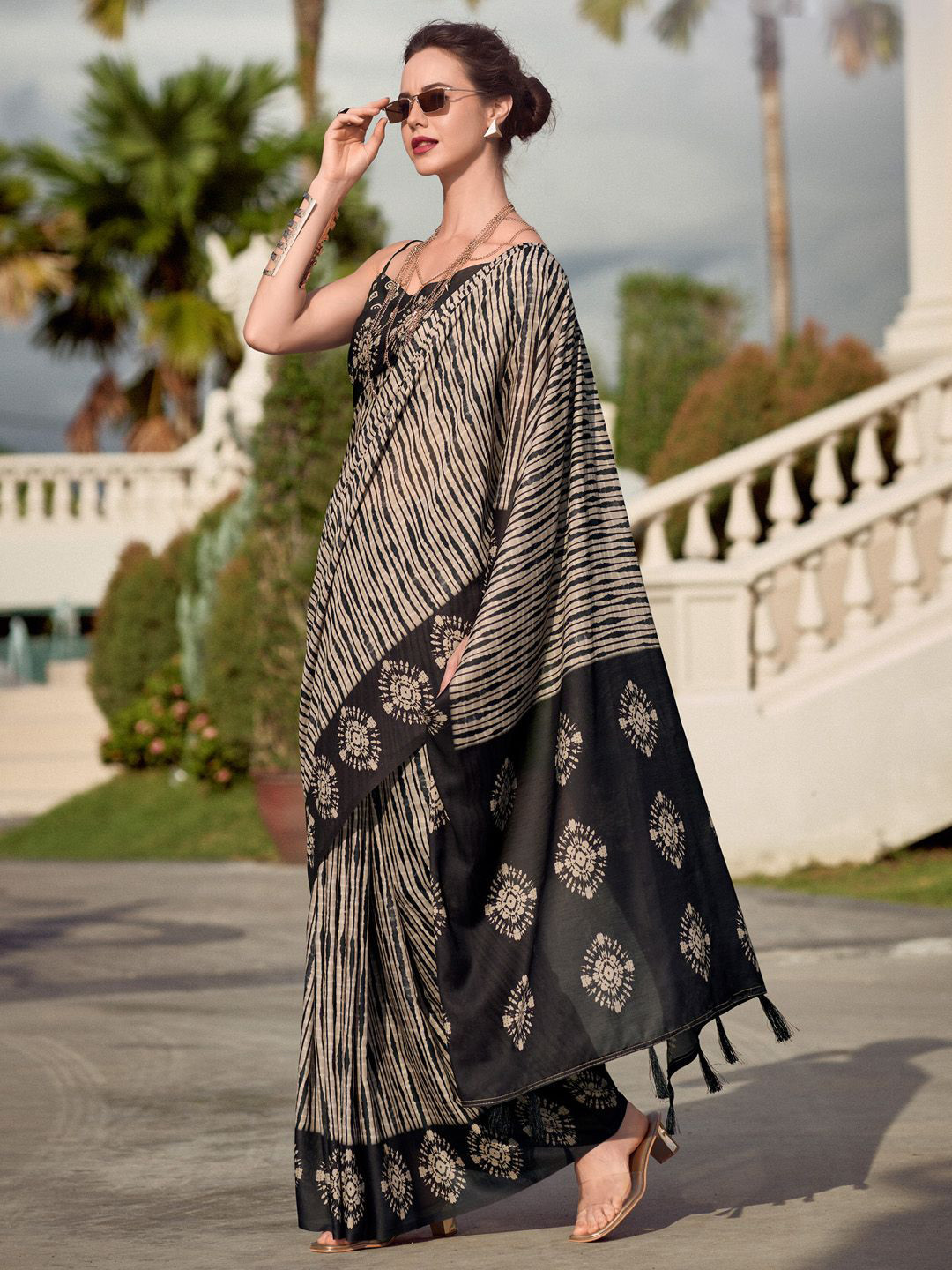 

Anouk Striped Printed Saree, Cream