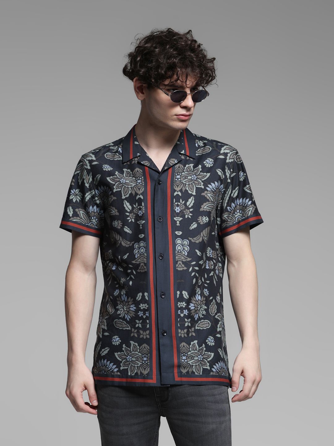 

Jack & Jones Men Cuban Collar Floral Printed Cotton Relaxed Fit Casual Shirt, Navy blue