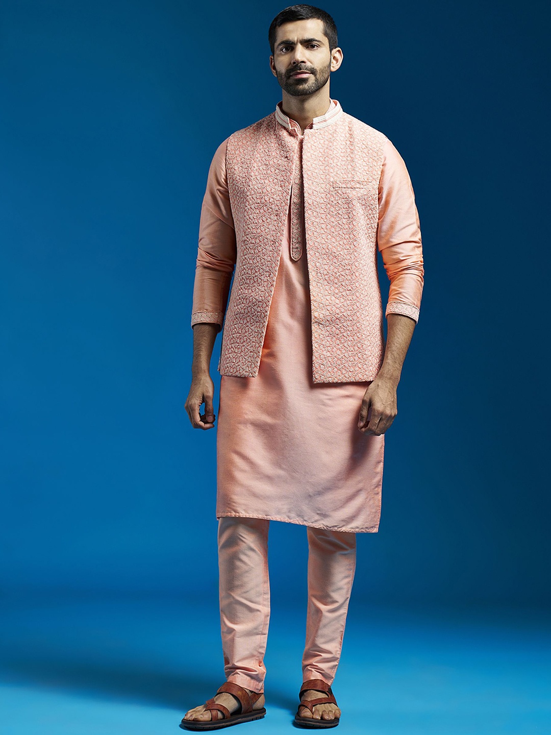 

VASTRAMAY Men Ethnic Motifs Yoke Design Regular Sequinned Kurta with Pyjamas, Pink