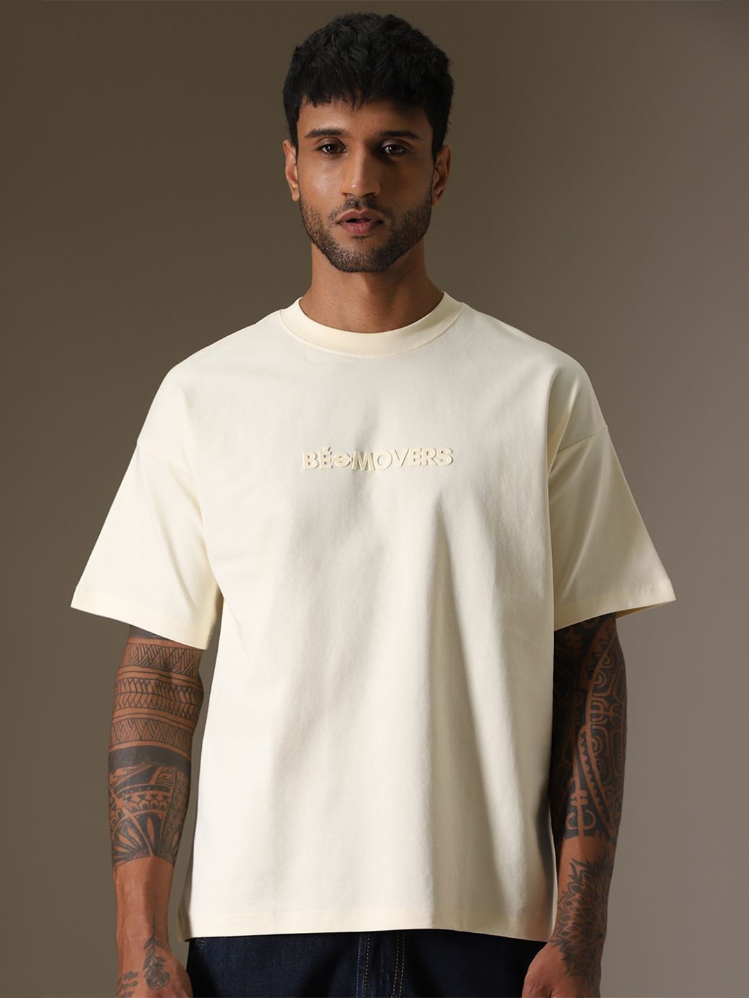 

Banana Club Men Typography Printed T-shirt, Cream