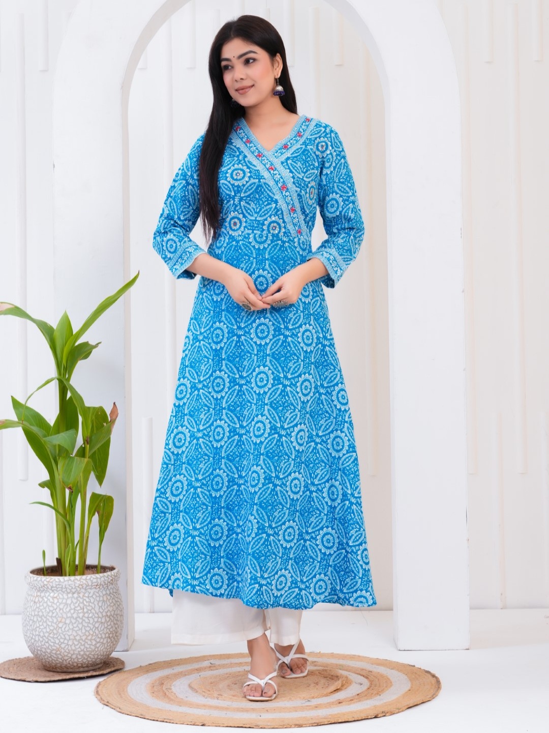 

SAK JAIPUR Floral Printed Thread Work V-Neck Anarkali Kurta, Blue