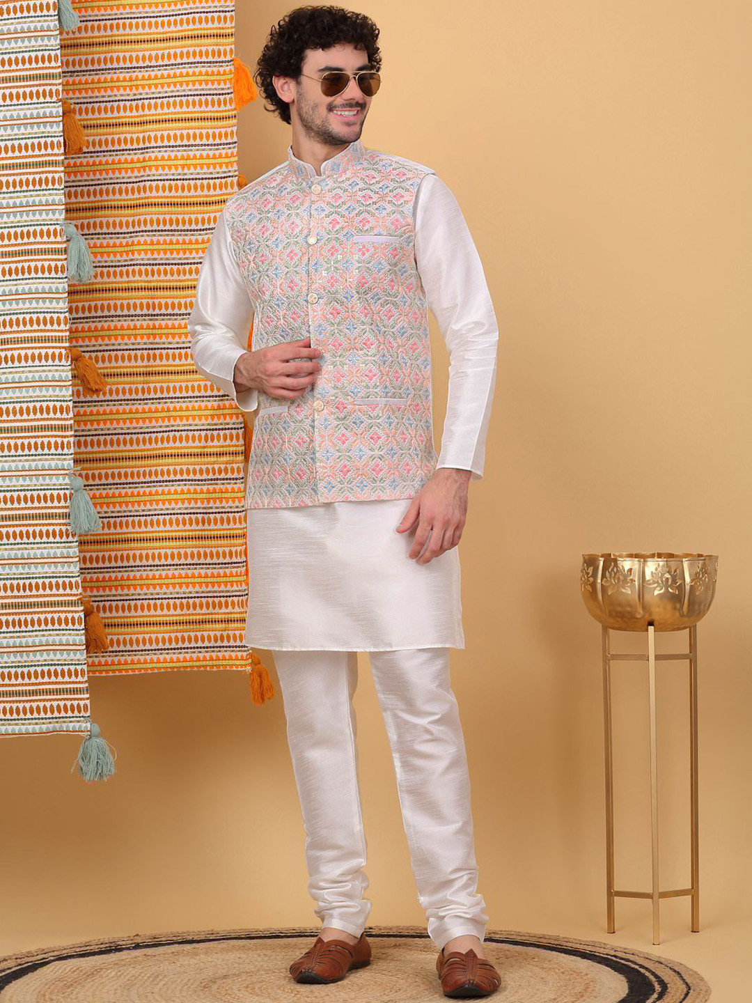 

KRAFT INDIA LUXE Mandarin Collar Straight Kurta with Churidar & Embroidered Nehru Jacket, Cream
