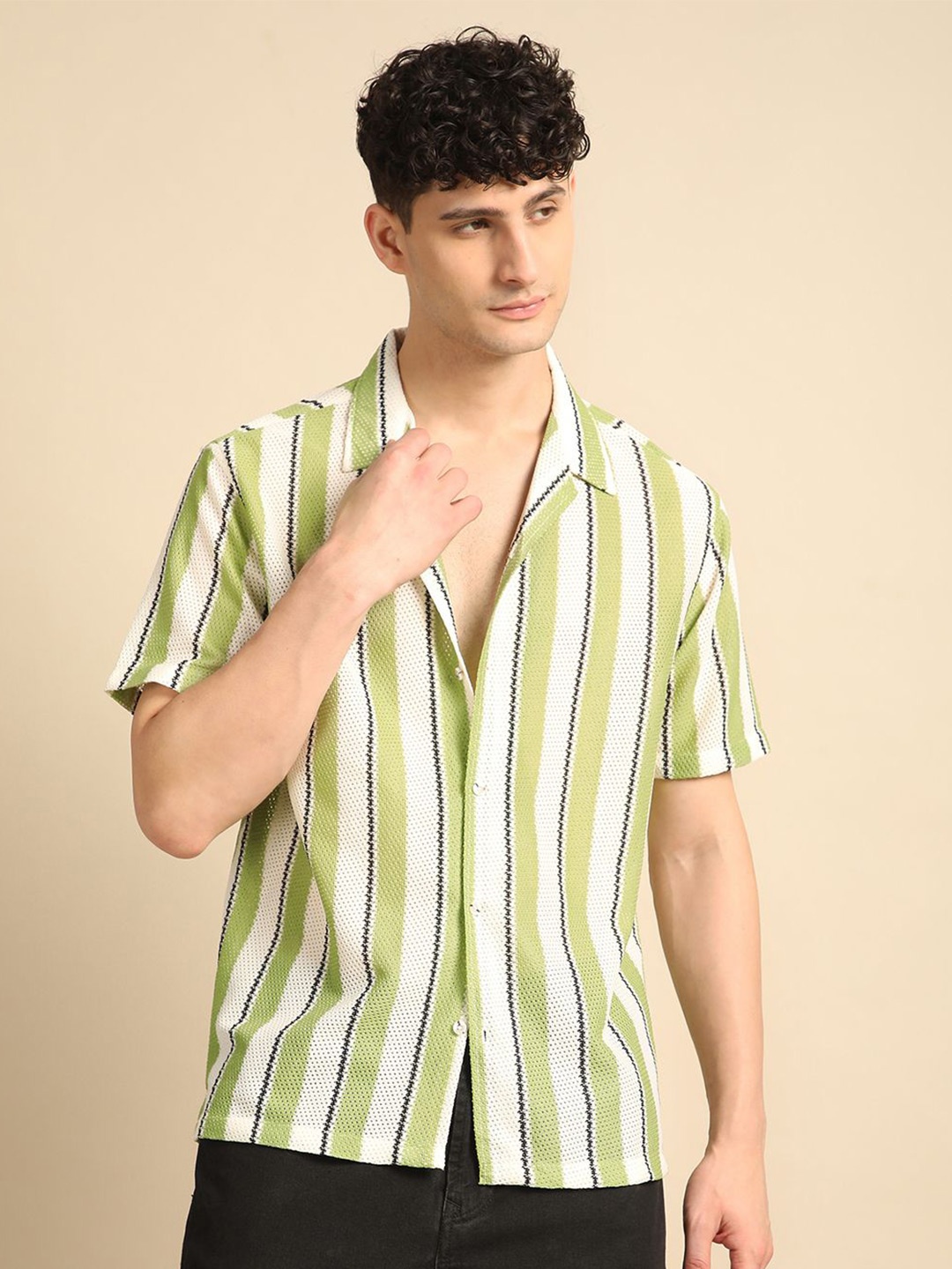 

Voroxy Men Relaxed Cuban Collar Vertical Striped Polycotton Casual Shirt, Green