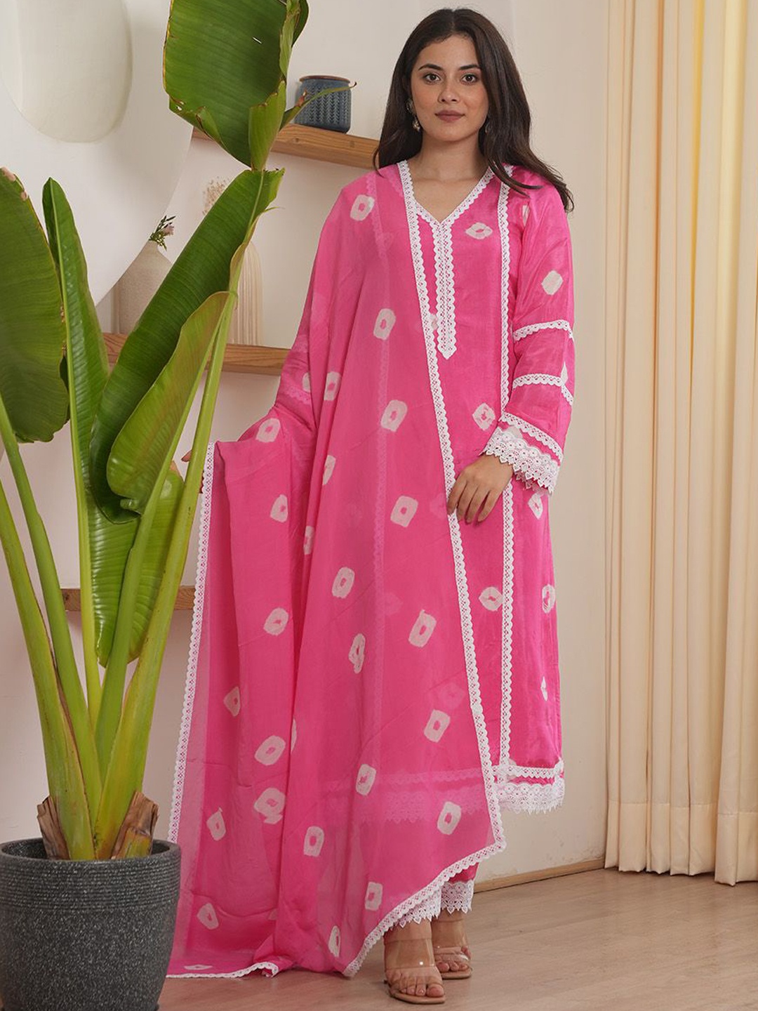 

OneWe Bandhani Printed V-Neck Straight Kurta with Trousers & With Dupatta, Pink