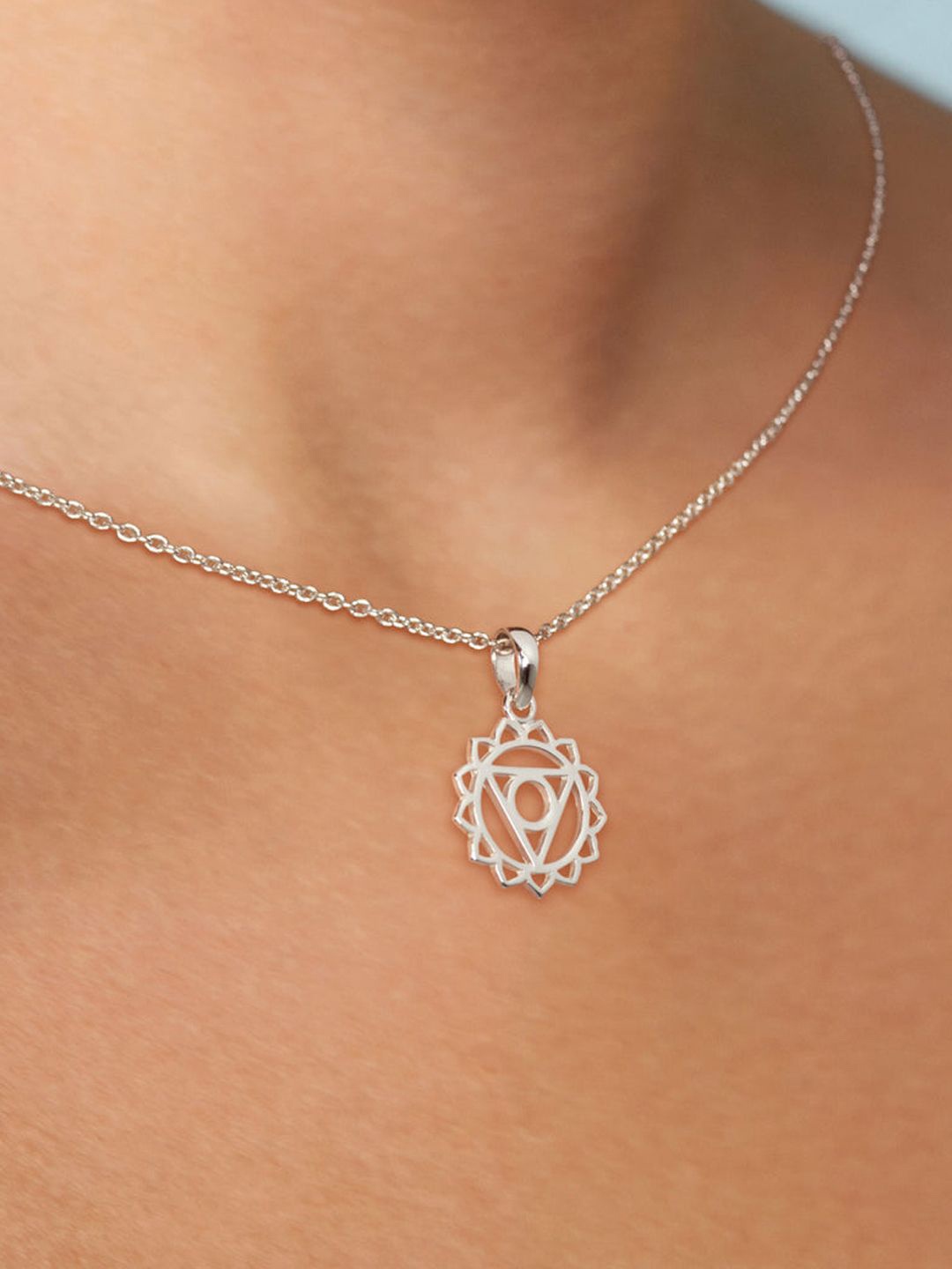 

Goldnera 925 Sterling Silver Pendant with Chain