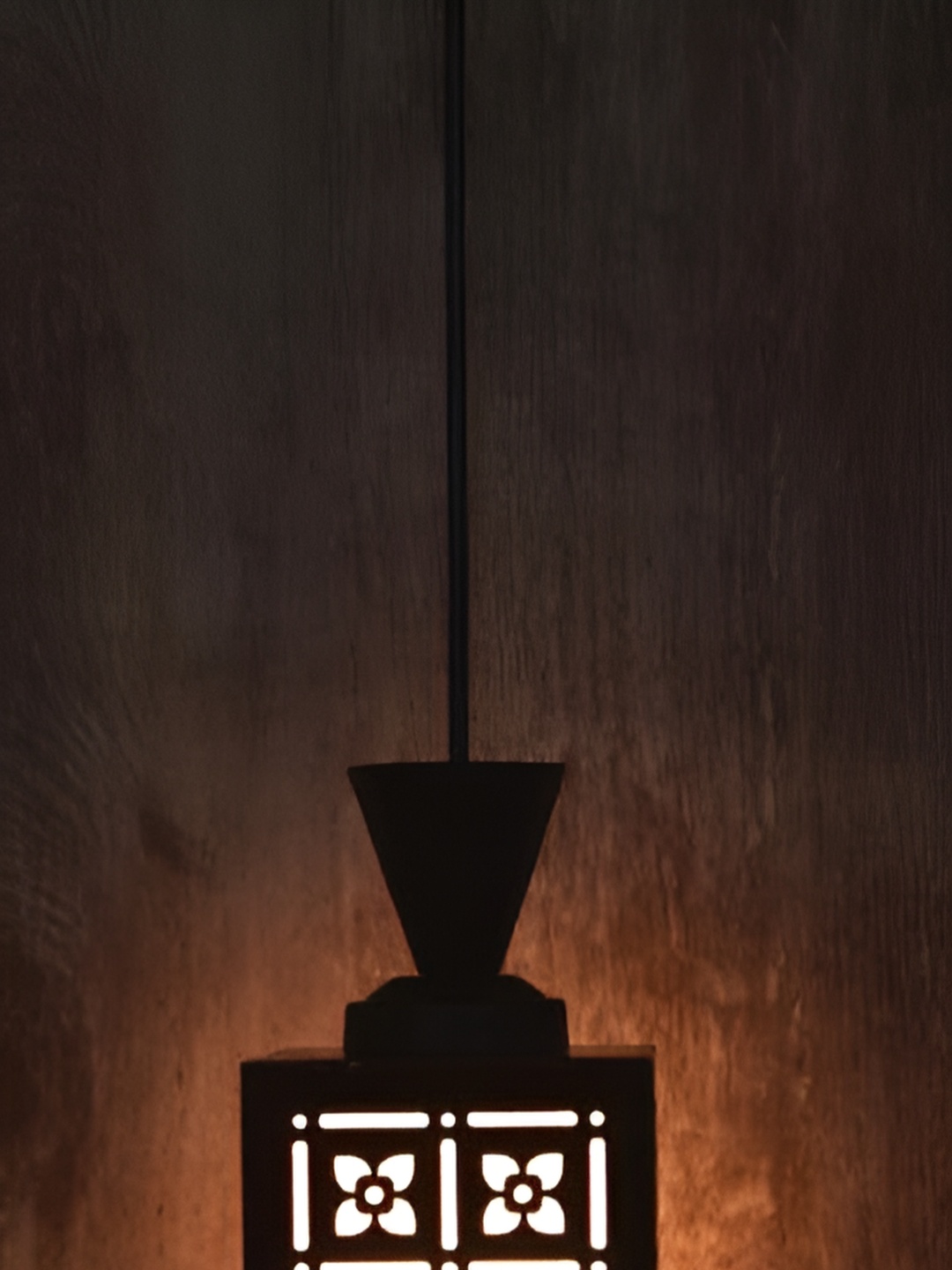 

Afast Black & White Ceiling Lamp