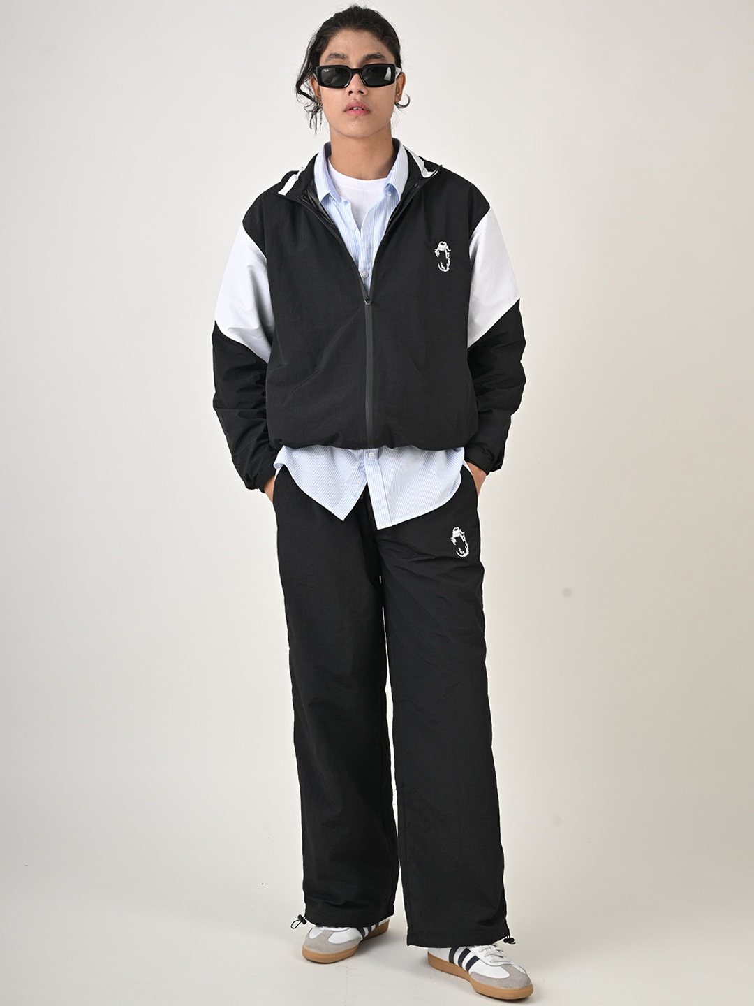 

BAWSE. Women Colourblocked Mock Collar Windcheater Sporty Jacket, Black