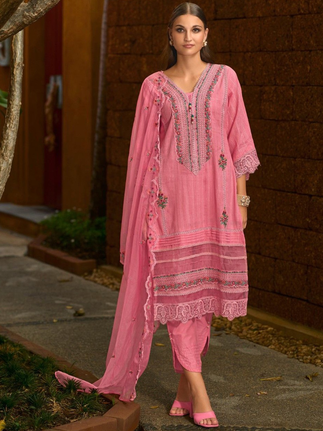 

AUTUMN LANE Ethnic Embroidered Pure Cotton Kurta with Trousers & Dupatta, Pink