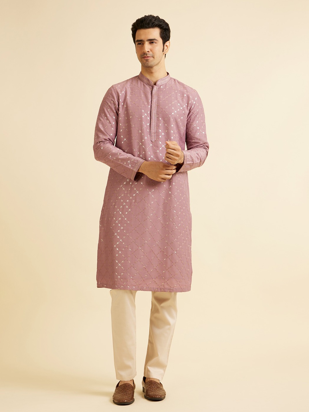 

Manyavar Floral Embroidered Regular Sequinned Kurta With Pyjama, Pink