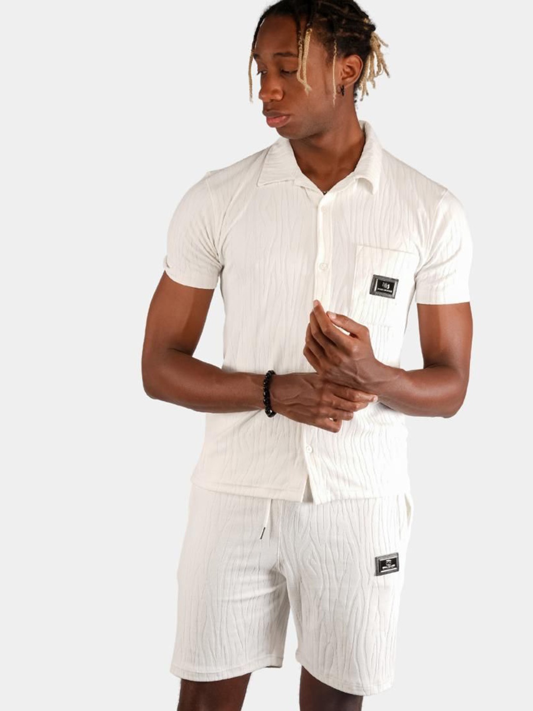 

BOTABOCHI Self Design Shirt & Short, White