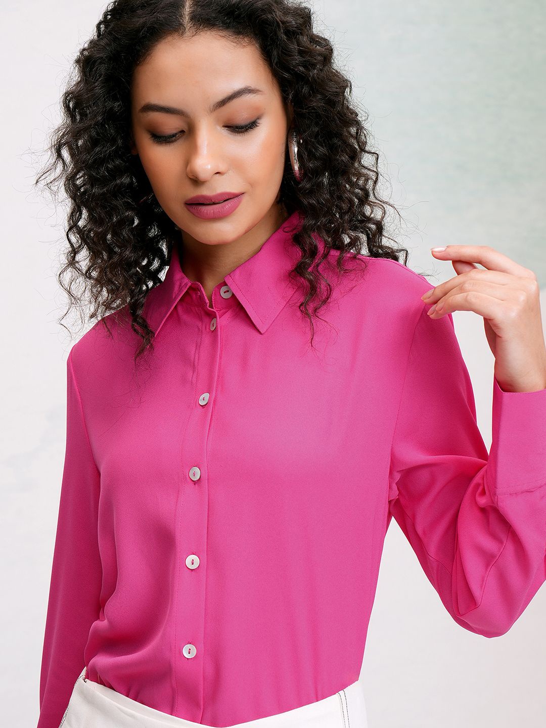 

Tokyo Talkies Women Solid Buttondown Shirt, Pink