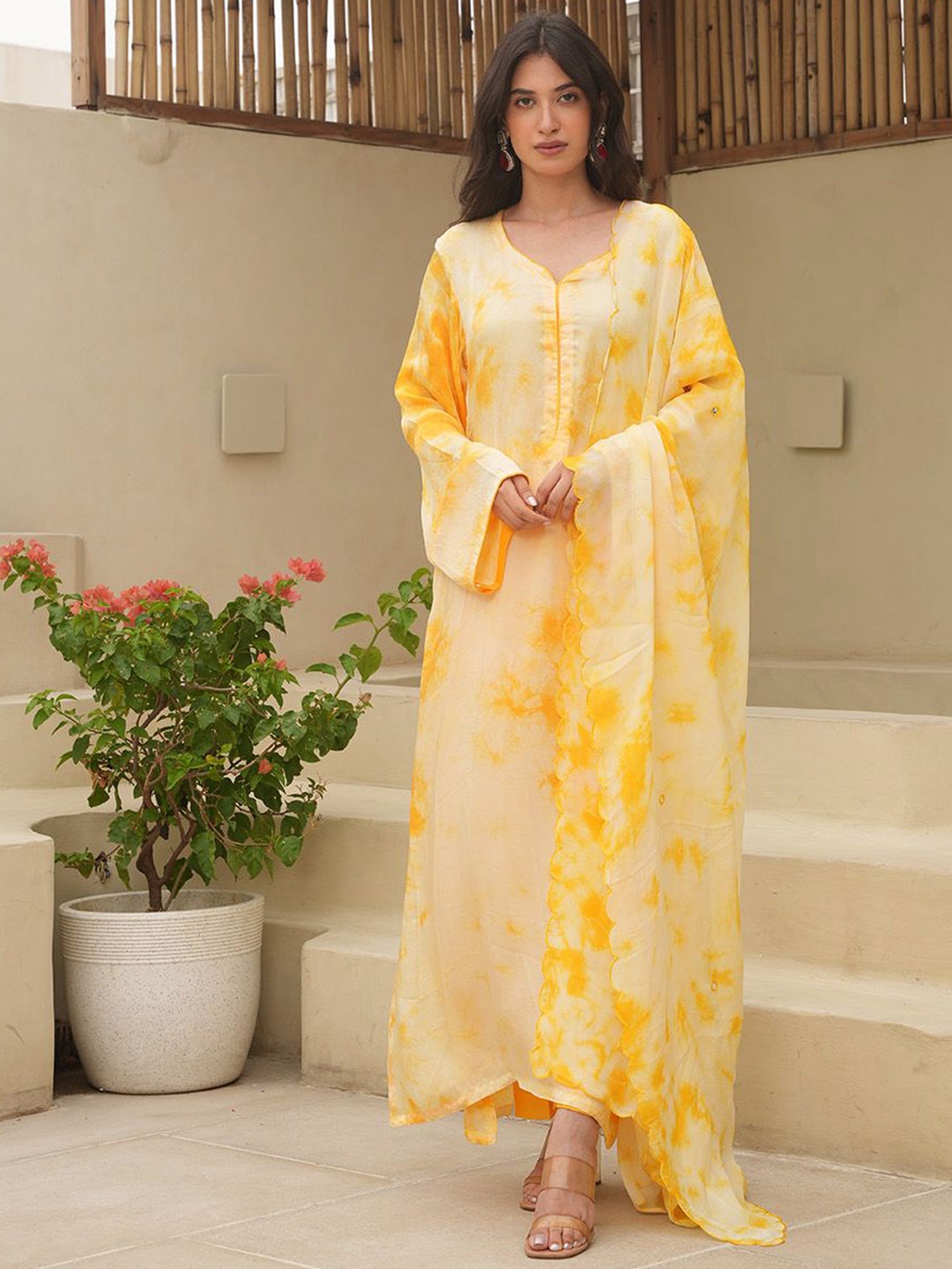 

OneWe Printed Pure Silk Kurta With Trousers & Dupatta, Yellow