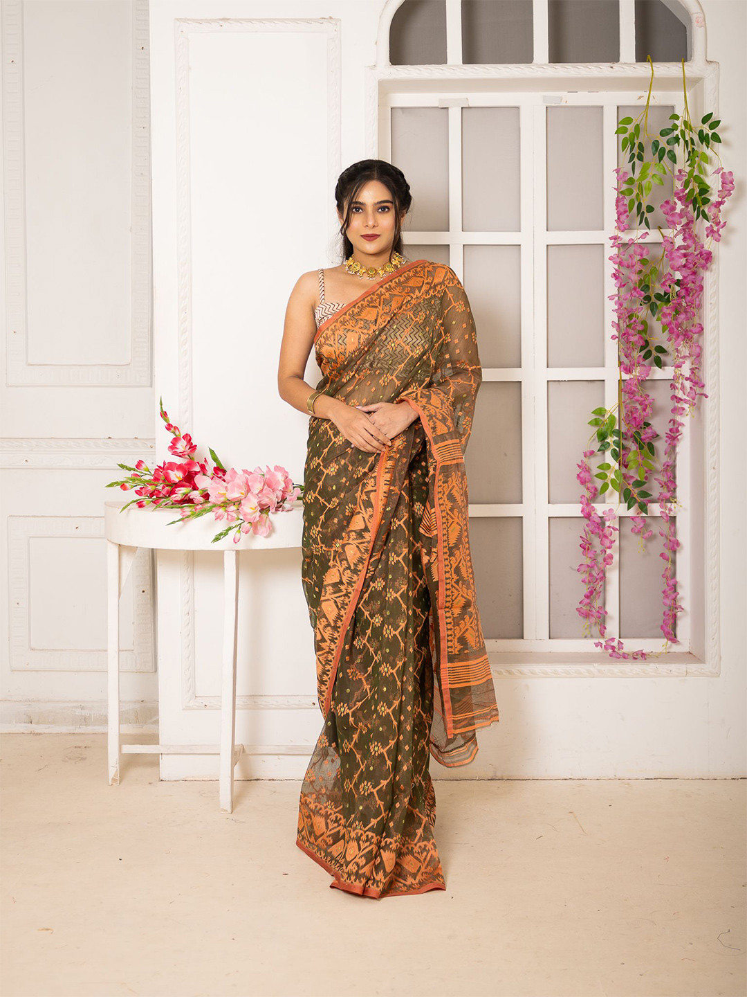 

Uttariya Woven Design Jamdani Saree, Green