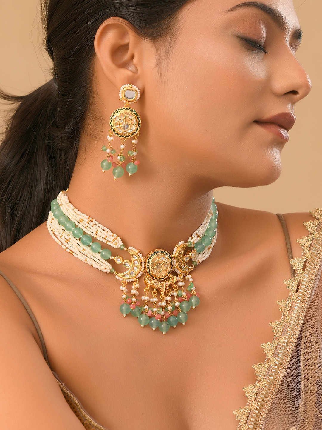 

DASTOOR Gold-Plated Kundan-Studded & Beaded Necklace & Earrings