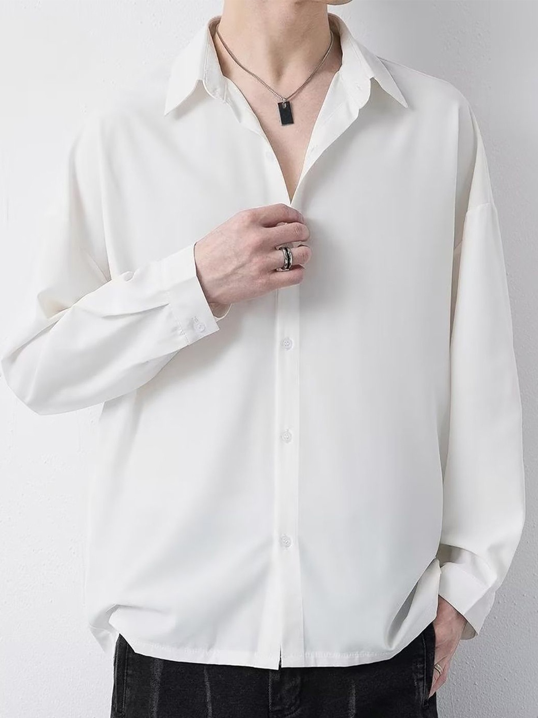 

StyleCast x Revolte Men Cutaway Collar Solid Oversized Casual Shirt, White