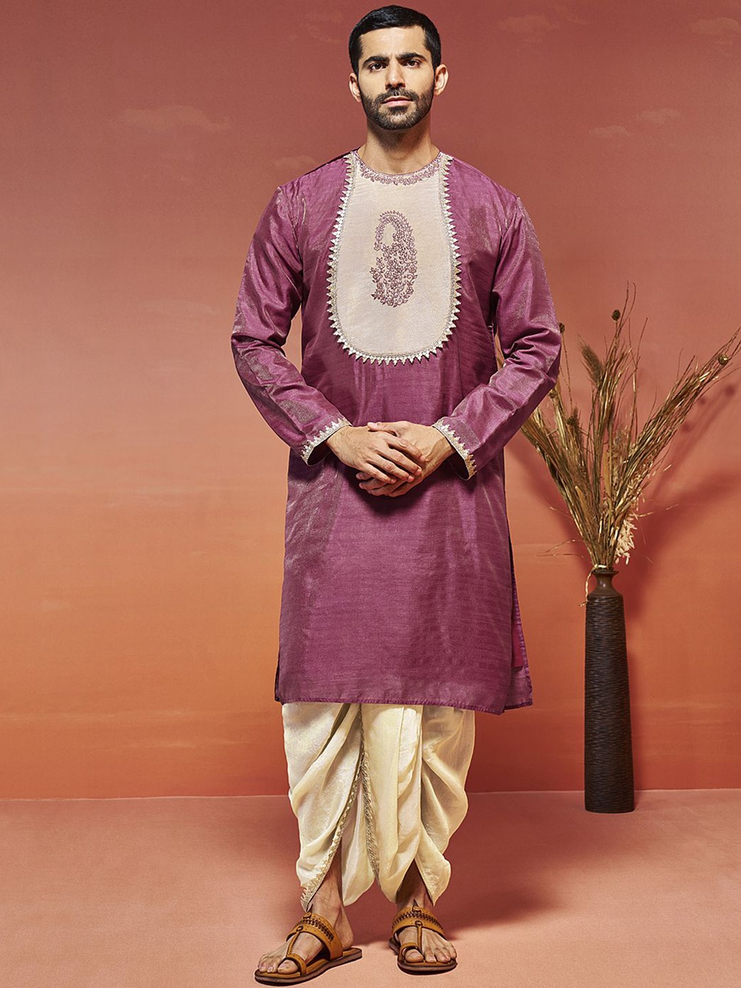 

VASTRAMAY Floral Yoke Design Gotta Patti Straight Kurta with Dhoti Pants, Pink