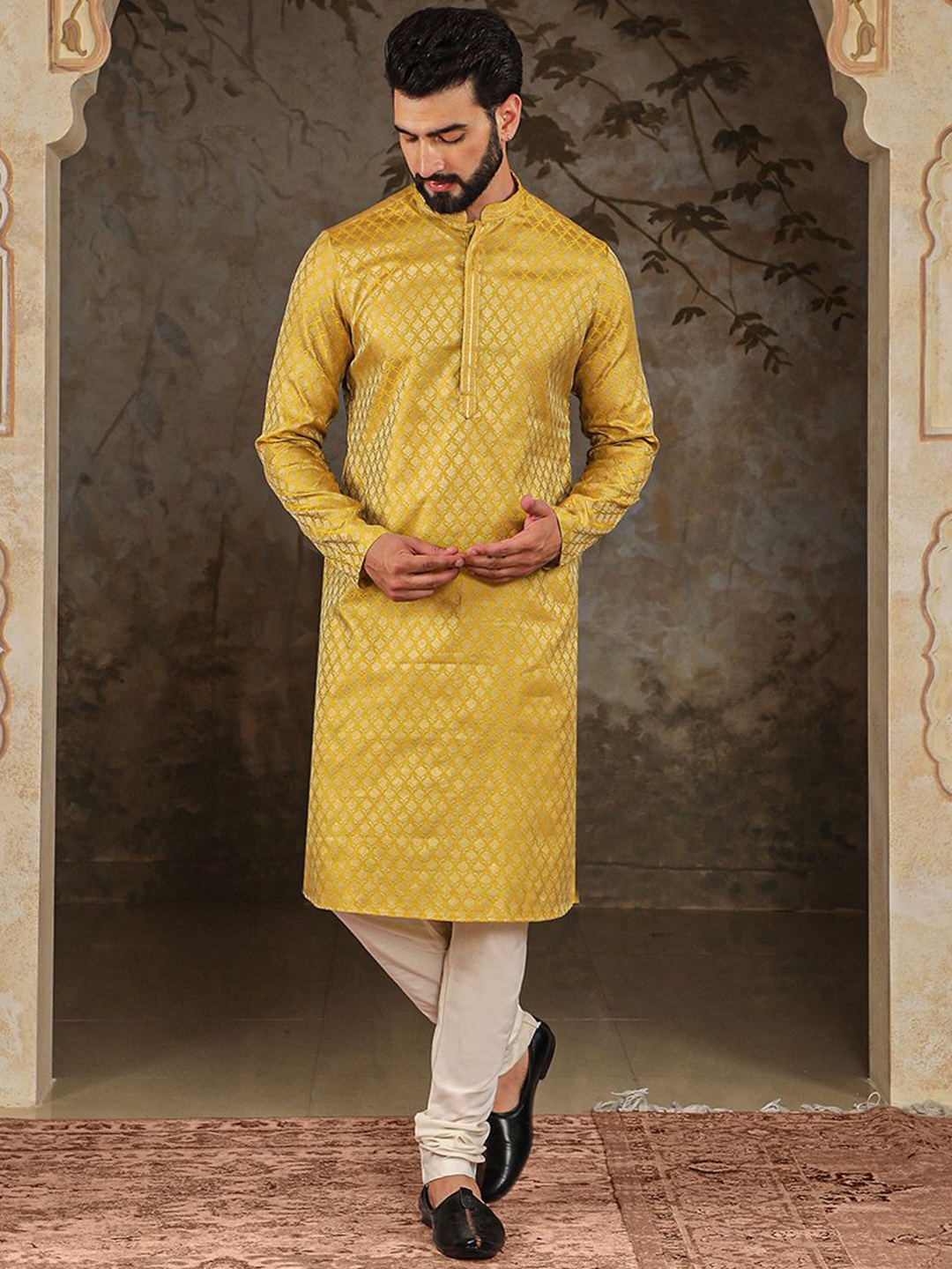 

HOUSE OF DEYANN Floral Embroidered Thread Work Jacquard Weave Straight Kurta With Churidar, Yellow