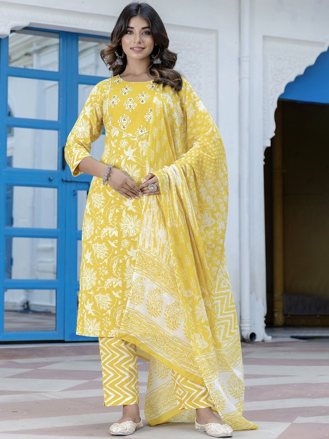 

Kohsh Women Floral Printed Regular Pure Cotton Kurta with Trousers & With Dupatta, Yellow