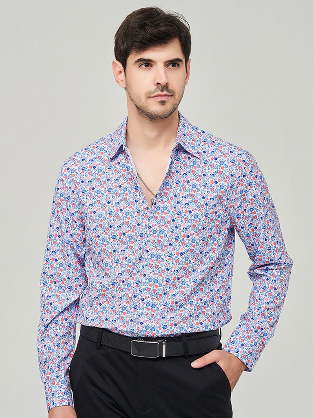 

StyleCast x Revolte Men Cutaway Collar Floral Printed Casual Shirt, Blue