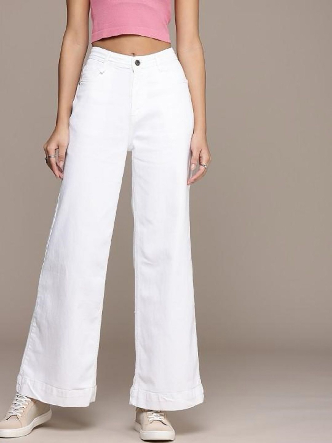 

Perfect Outlet Women Straight Fit High-Rise Stretchable Jeans, White
