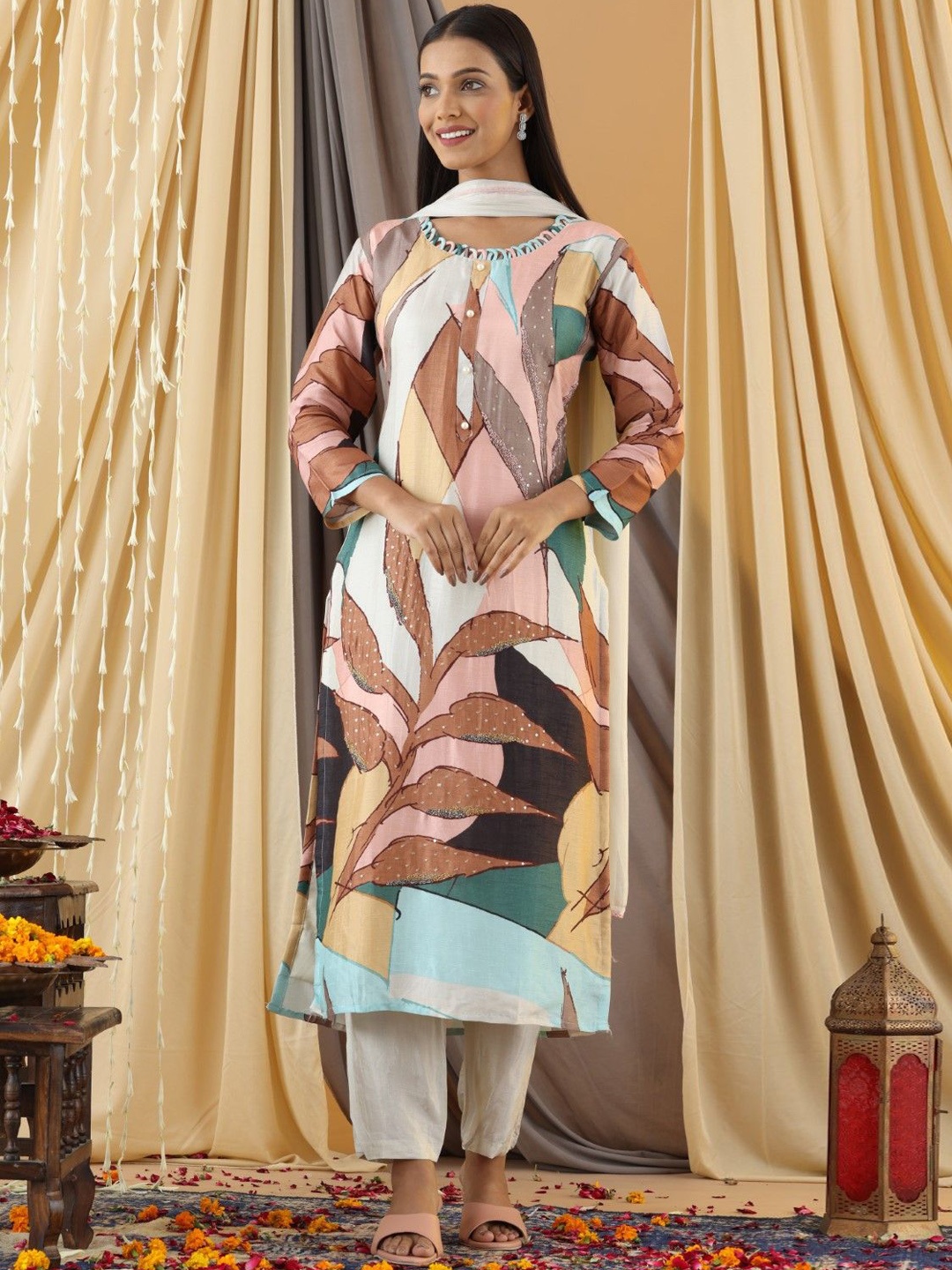 

AUTUMN LANE Floral Printed Round Neck A-Line Kurta With Trousers & Dupatta, Brown