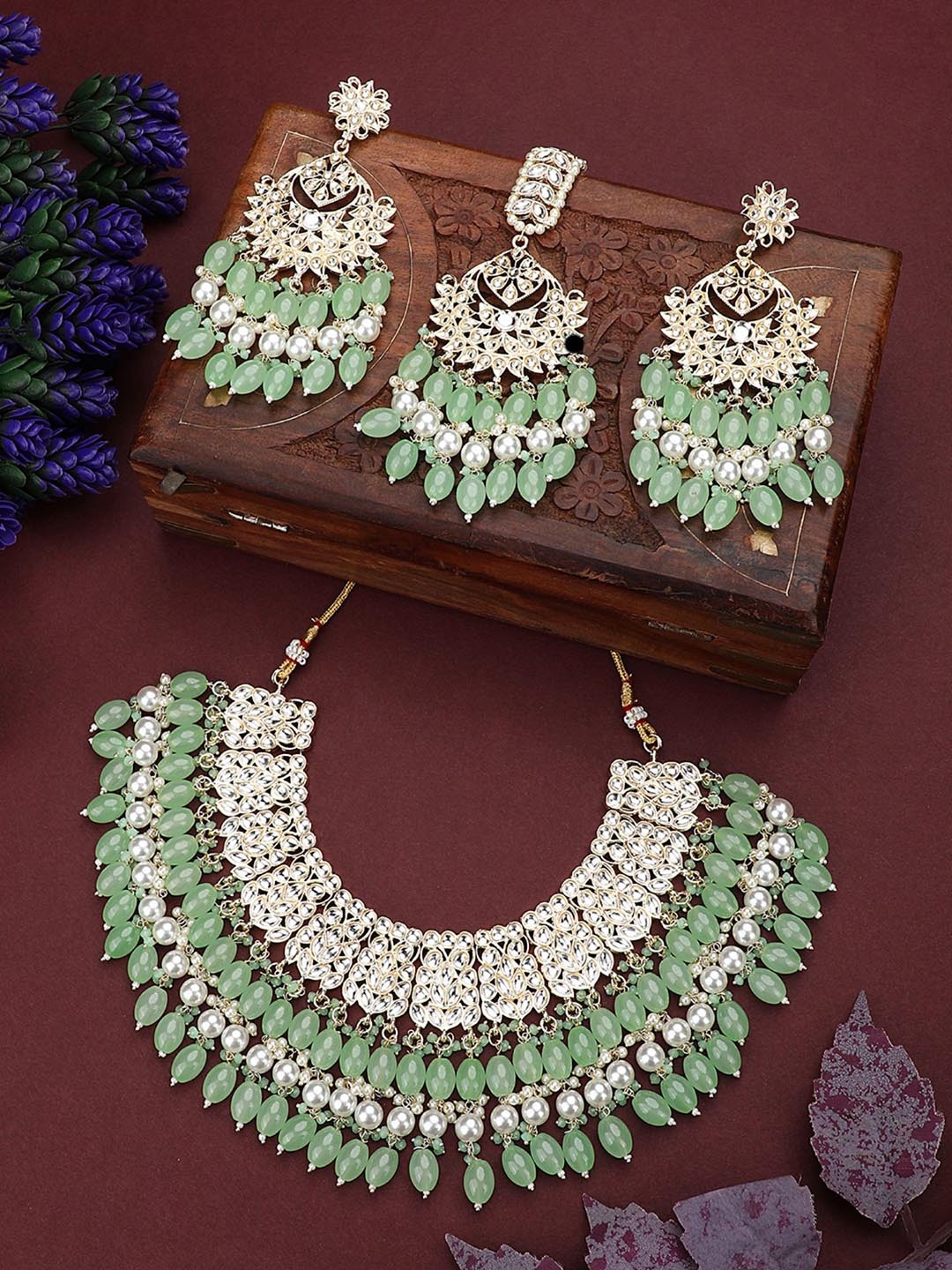 

ANIKAS CREATION Gold-Plated Kundan Stones-Studded & Pearl-Beaded Jewellery Set