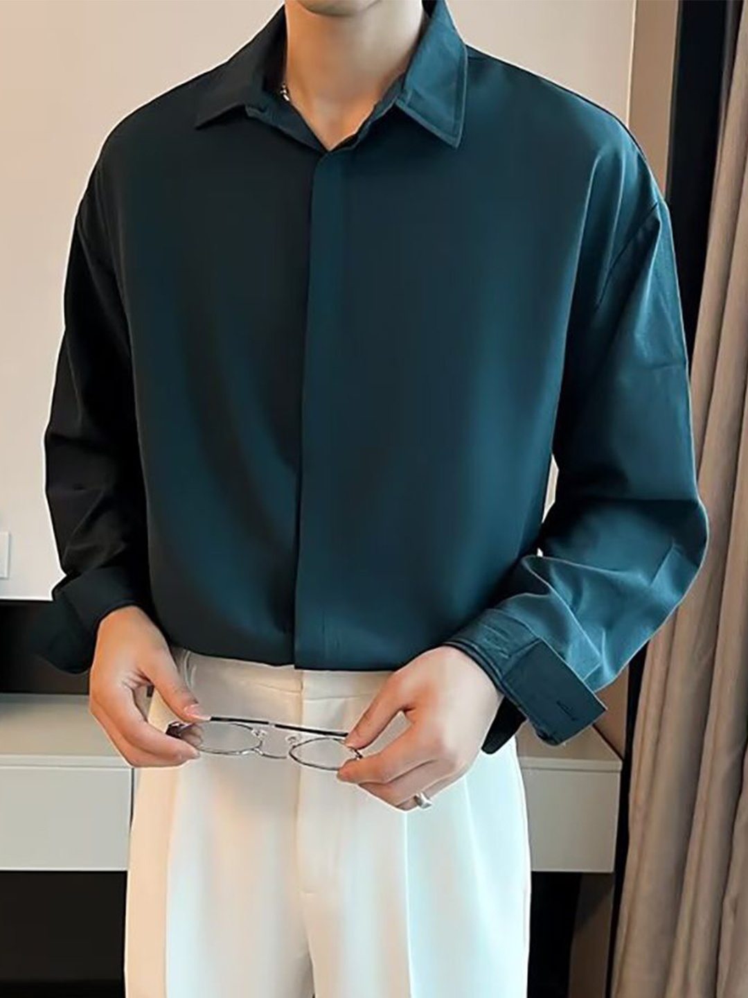 

StyleCast x Revolte Men Cutaway Collar Solid Oversized Casual Shirt, Blue