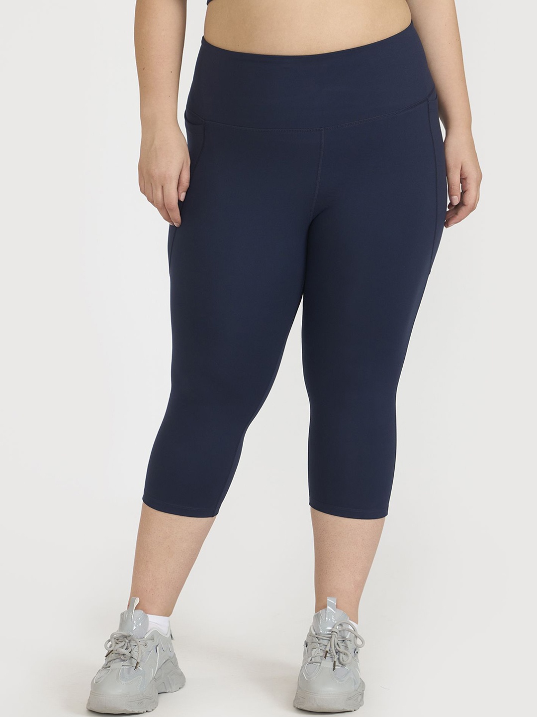 

Hunnit 3/4 High Waisted Active Wear Capri Leggings, Navy blue