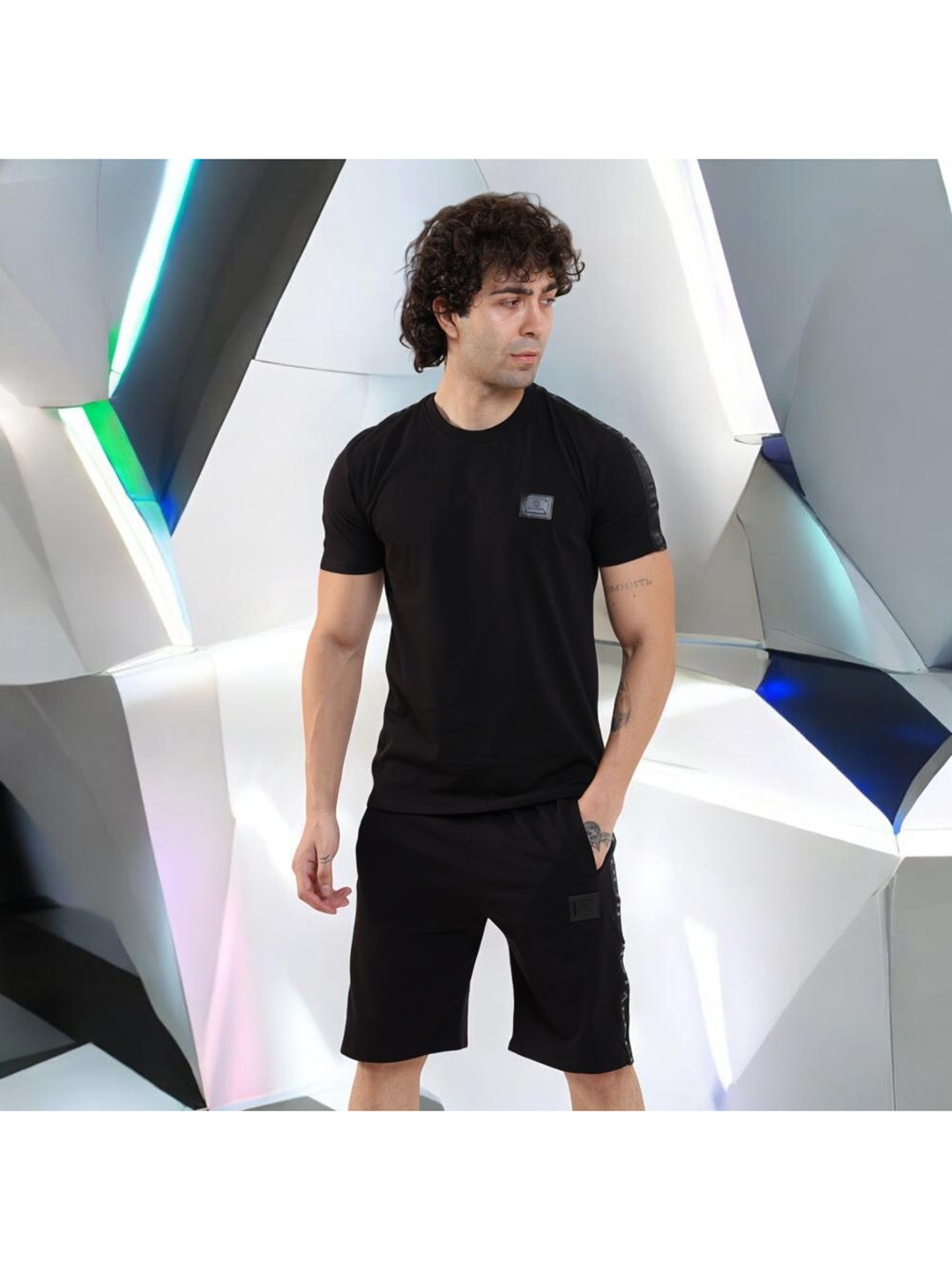 

BOTABOCHI Round Neck T-Shirt & Shorts, Black