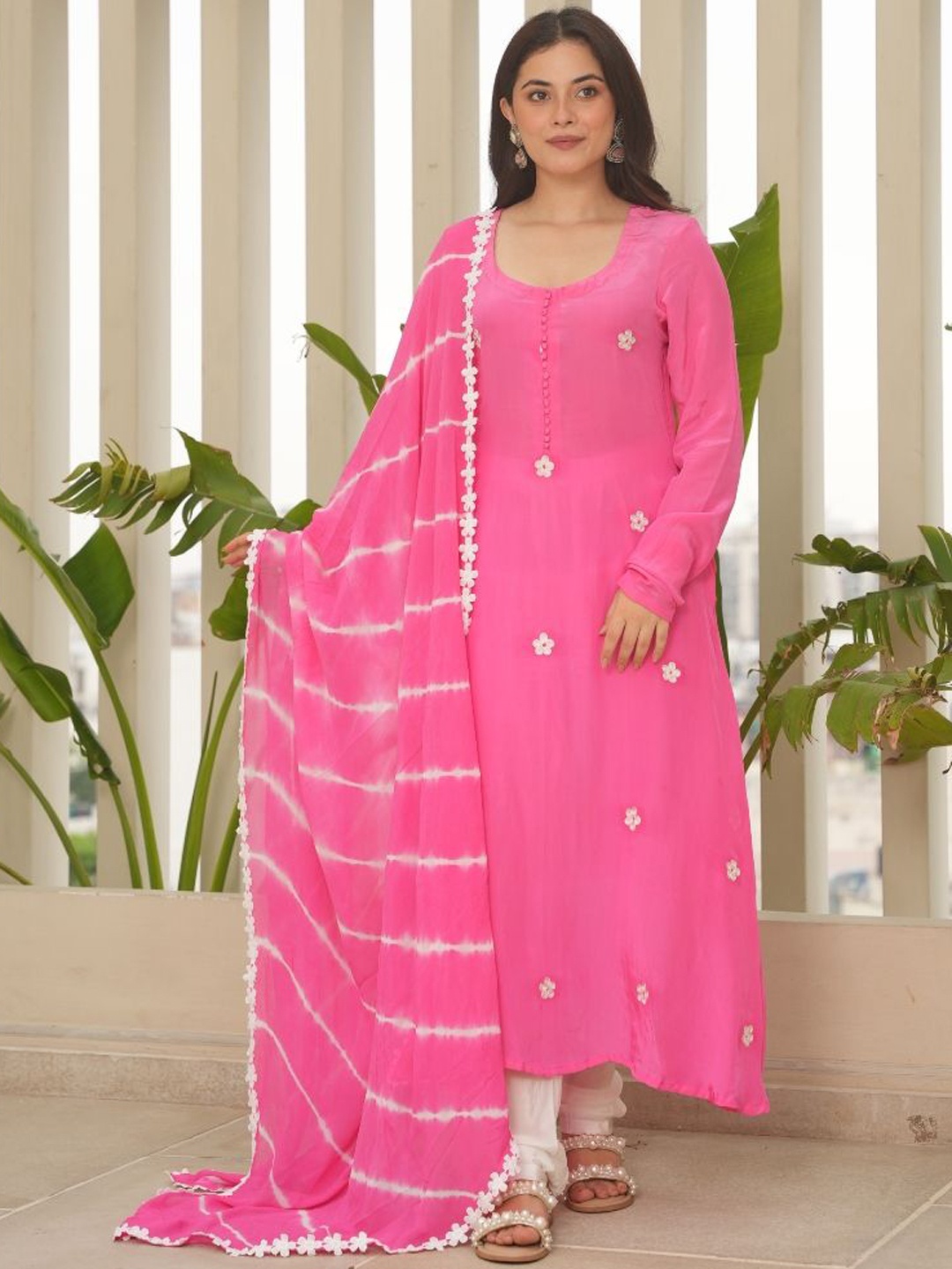 

OneWe Floral Embroidered Pure Silk Kurta With Churidar & Dupatta, Pink