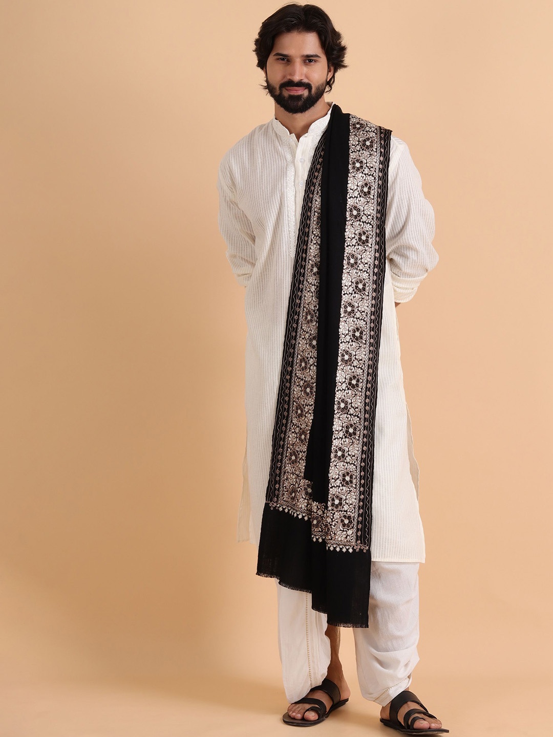 

Tweedle Kashmiri Floral Embroidered Woolen Shawl, Black