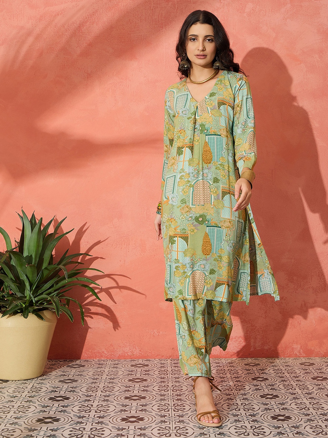 

InWeave Floral Printed V Neck Straight Kurta With Trousers, Green