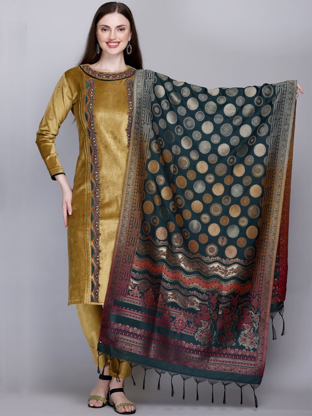 

Deefab Floral Embroidered Regular Velvet Straight Kurta with Trousers & Dupatta, Beige