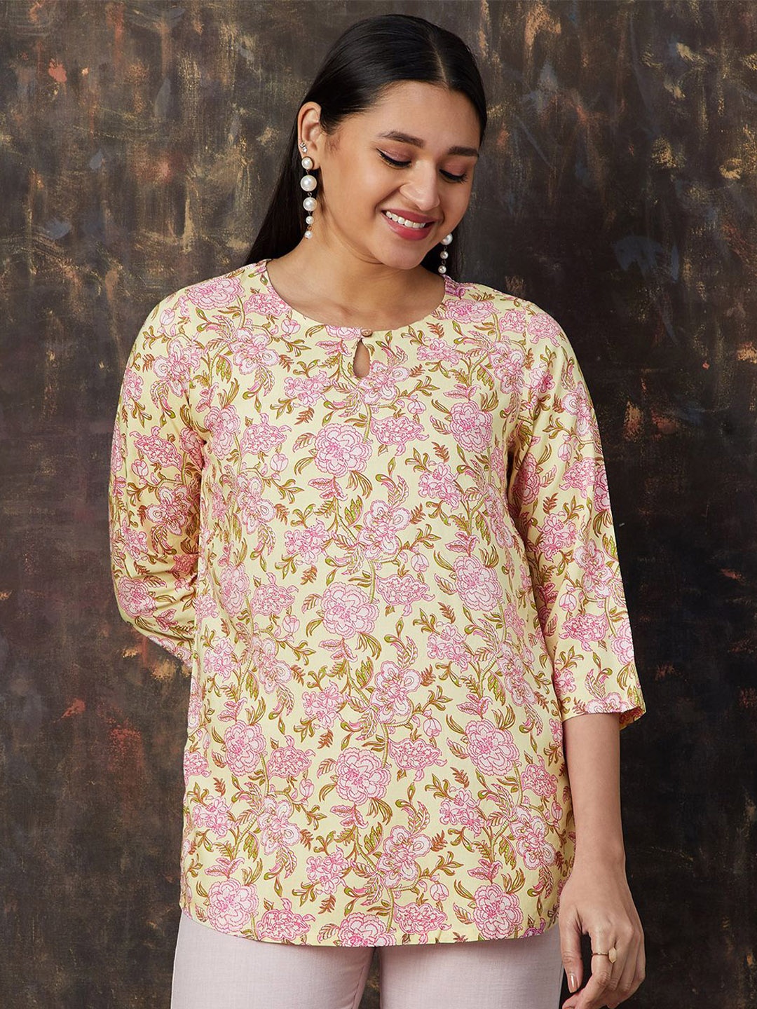 

Melange by Lifestyle Women Floral Printed Tunic, Yellow